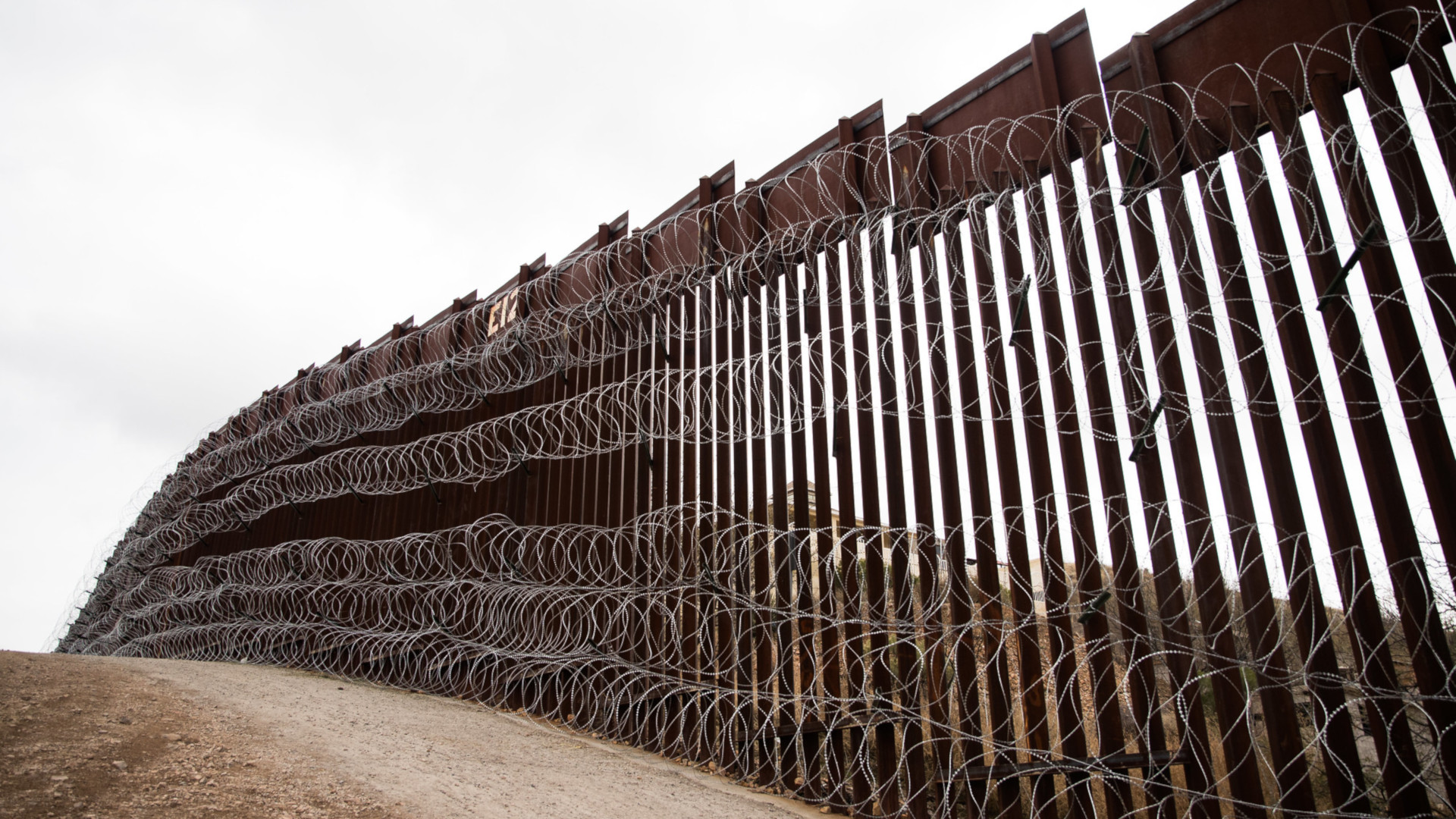 Border Wall - Trump Border Wall - HD Wallpaper 