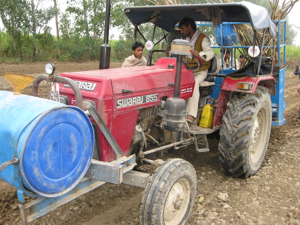 Tractor - HD Wallpaper 