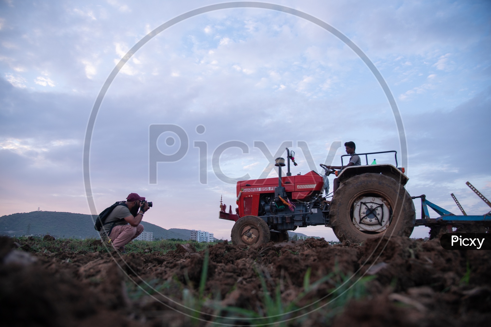 Tractor - HD Wallpaper 