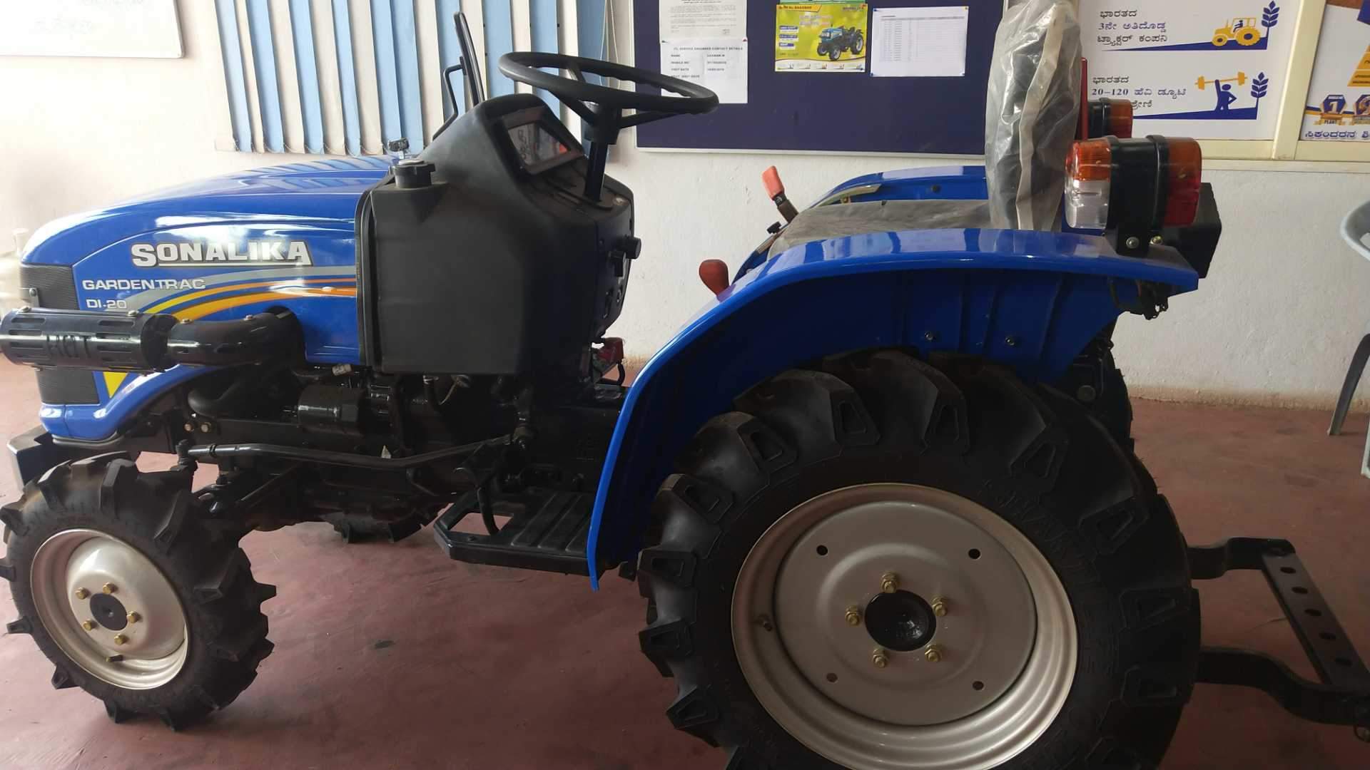 Tractor - HD Wallpaper 