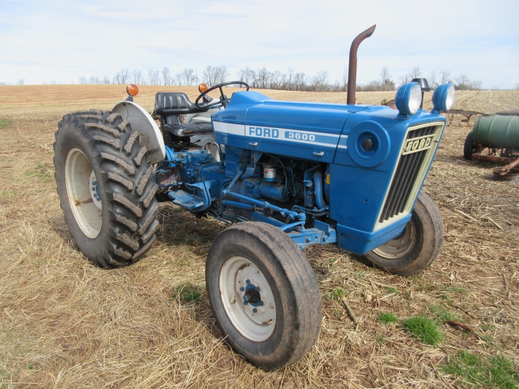 Tractor - HD Wallpaper 