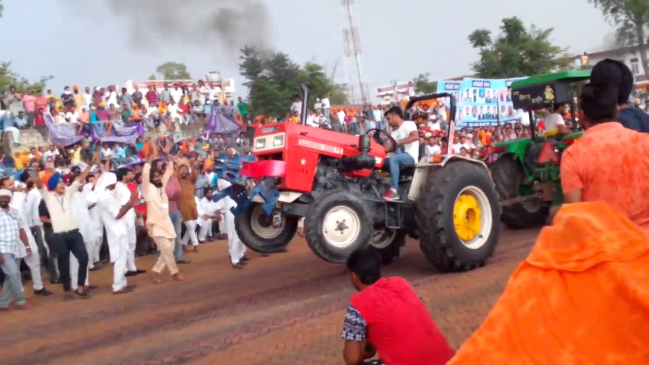 Tractor - HD Wallpaper 