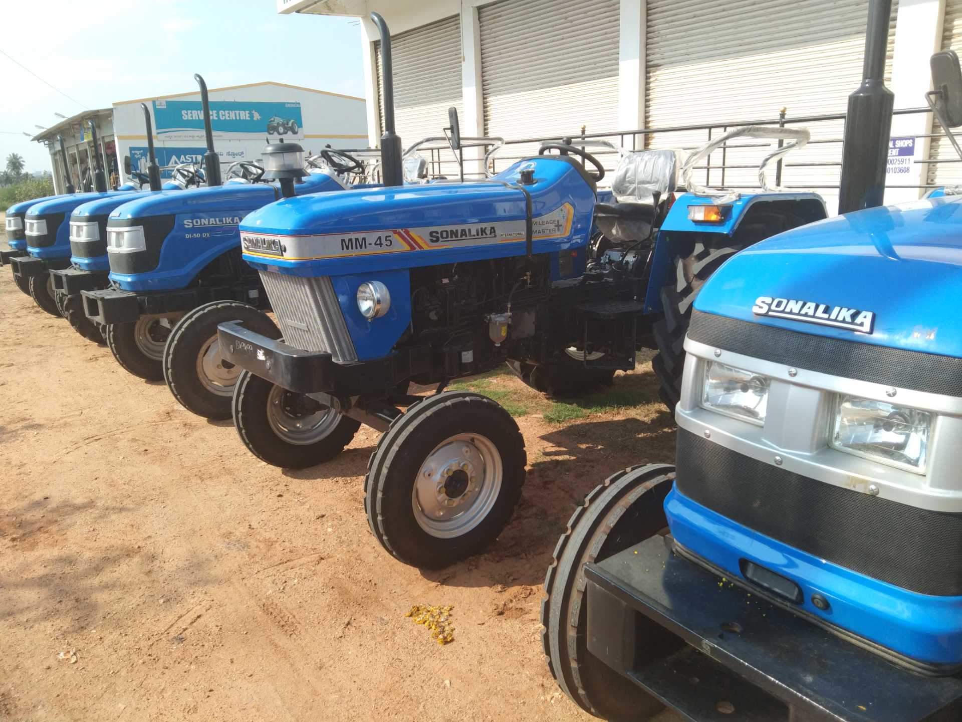 Tractor - HD Wallpaper 