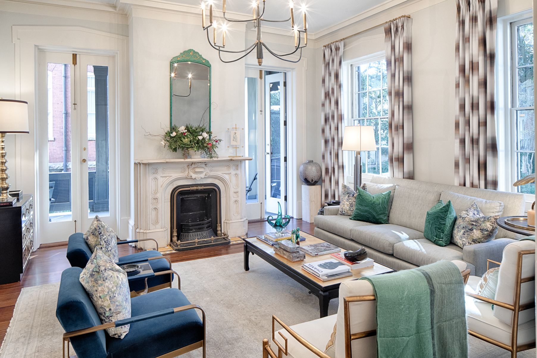 Living Room With Fireplace - HD Wallpaper 