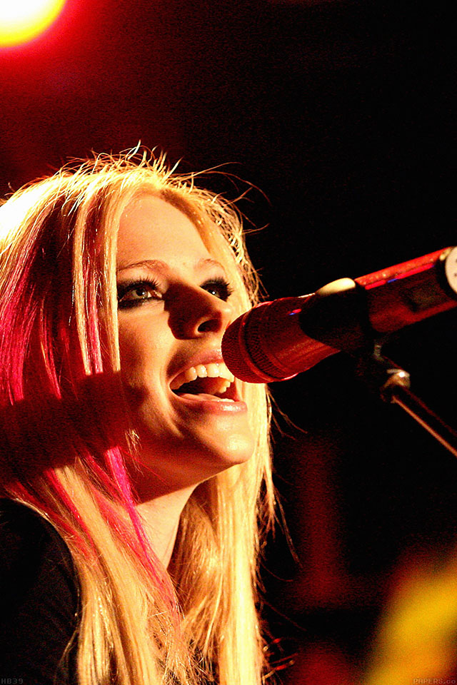 Avril Lavigne - HD Wallpaper 