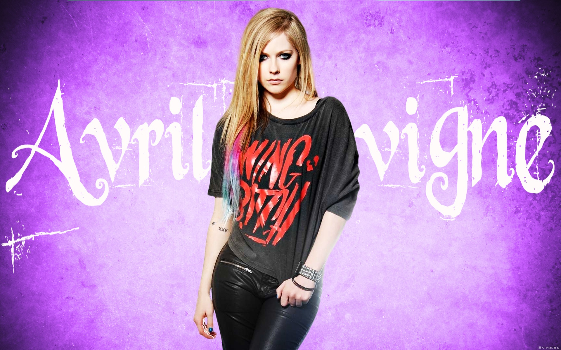 Avril Lavigne Consistent In Her Long Hair Purple Background - Avril Lavigne Profile Background - HD Wallpaper 