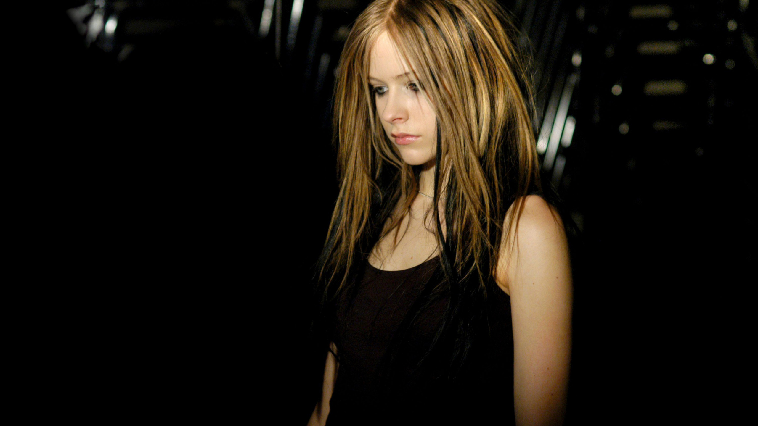 Avril Lavigne - HD Wallpaper 