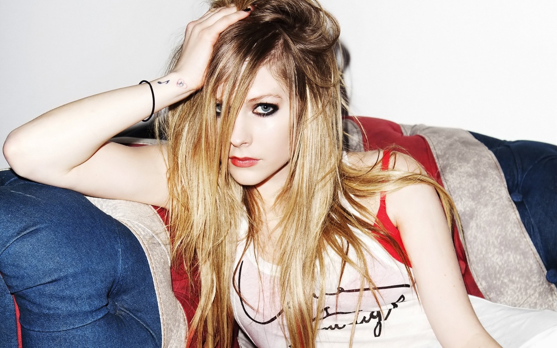 Hd Wallpapers Avril Lavigne Background - HD Wallpaper 