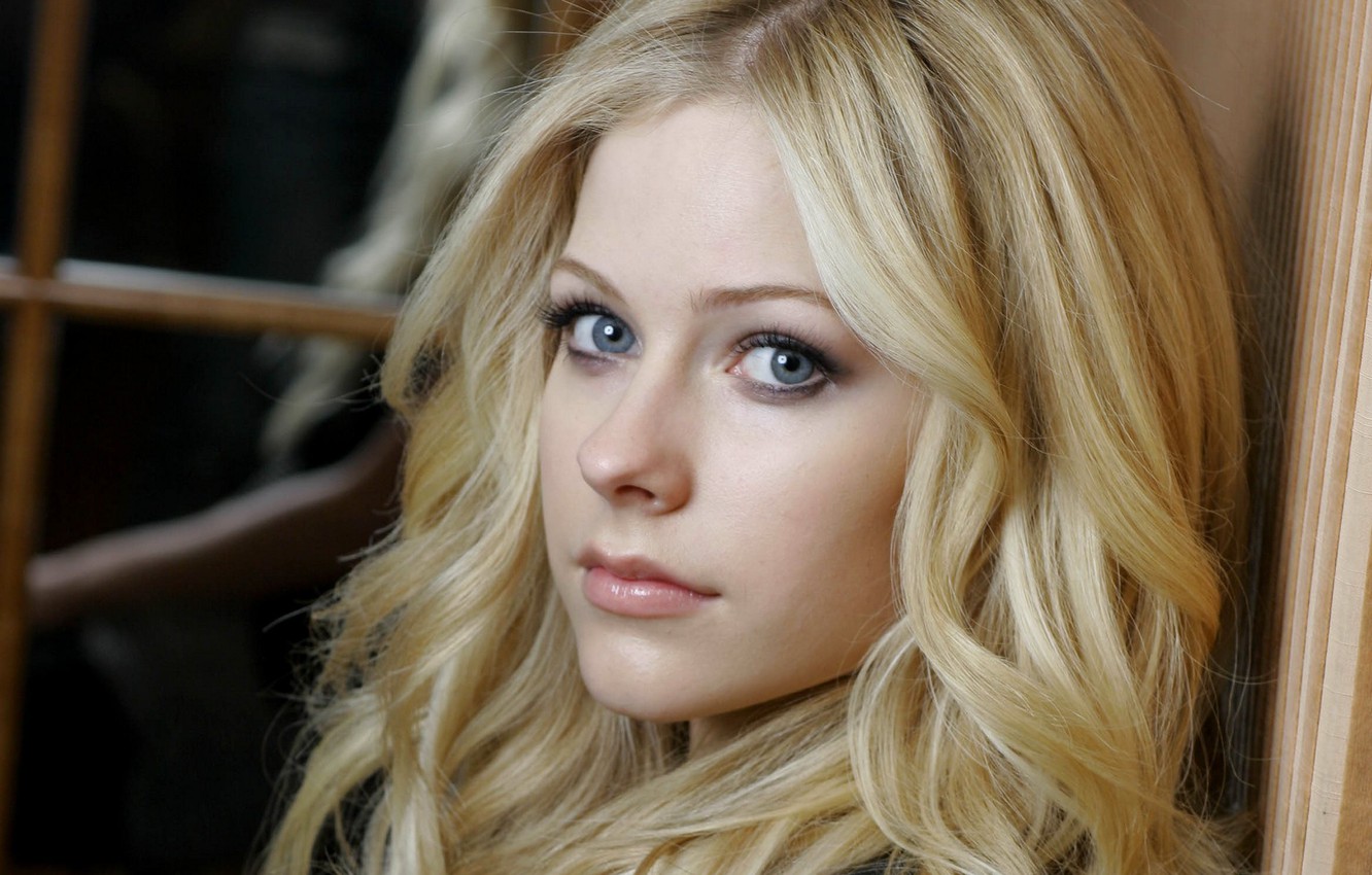 Photo Wallpaper Look, Singer, Avril Lavigne, Avril - Avril Lavigne Hd Face - HD Wallpaper 