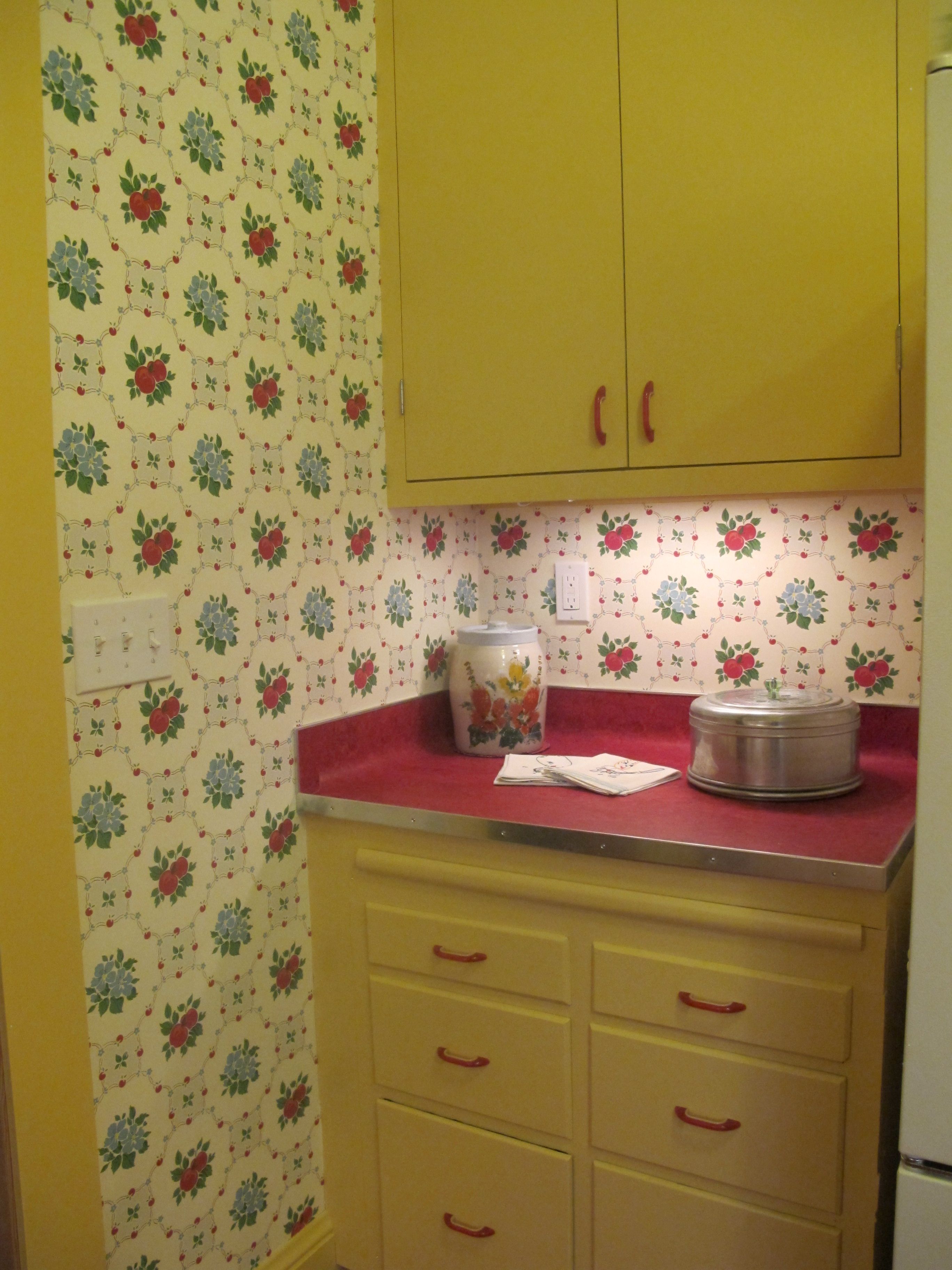 Bradbury Apple Betty - HD Wallpaper 