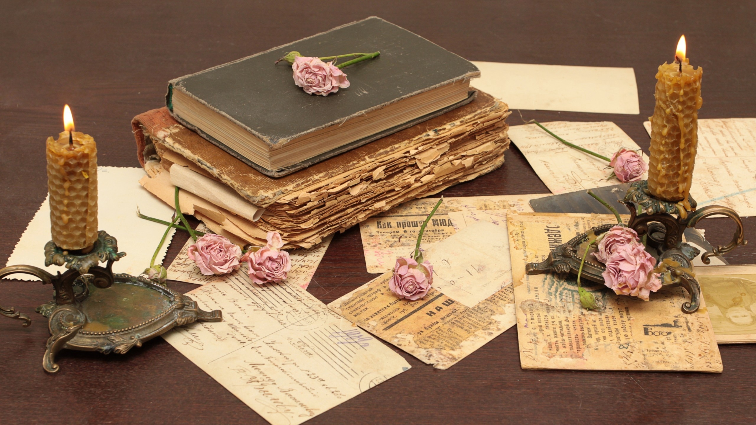 Wallpaper Table, Books, Flowers, Vintage - HD Wallpaper 