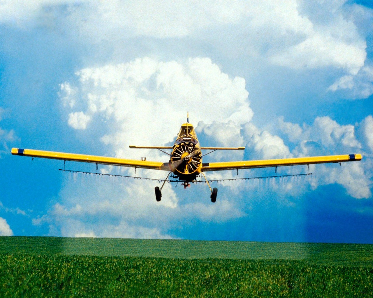 Crop Spraying - HD Wallpaper 