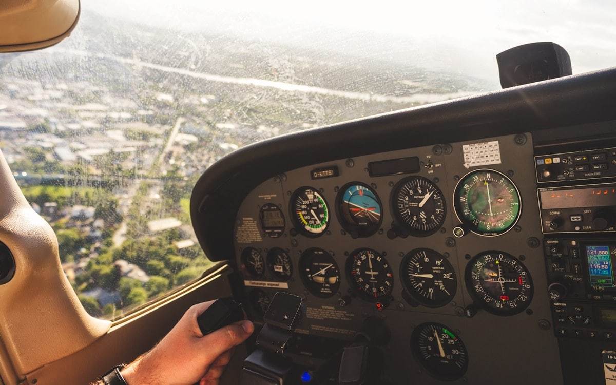 Cessna 172 Cockpit - Airplane - HD Wallpaper 