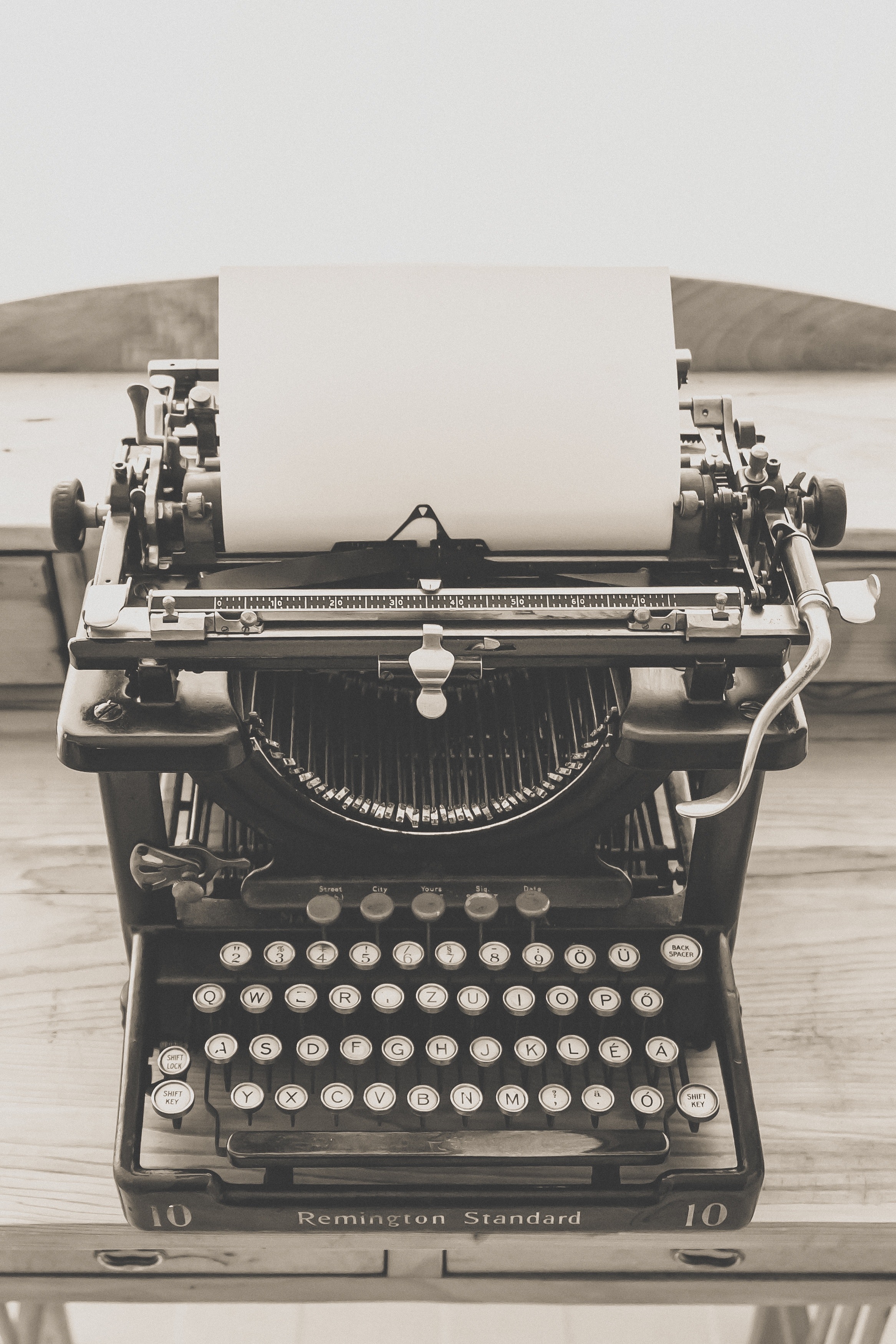 Iphone 11 Pro Wallpaper Typewriter - HD Wallpaper 