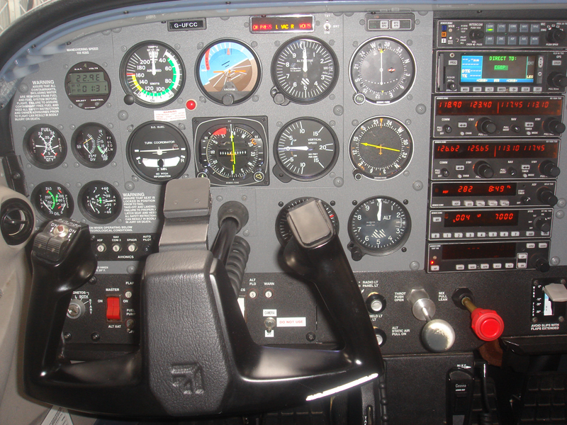 Cessna 172 Cockpit - HD Wallpaper 