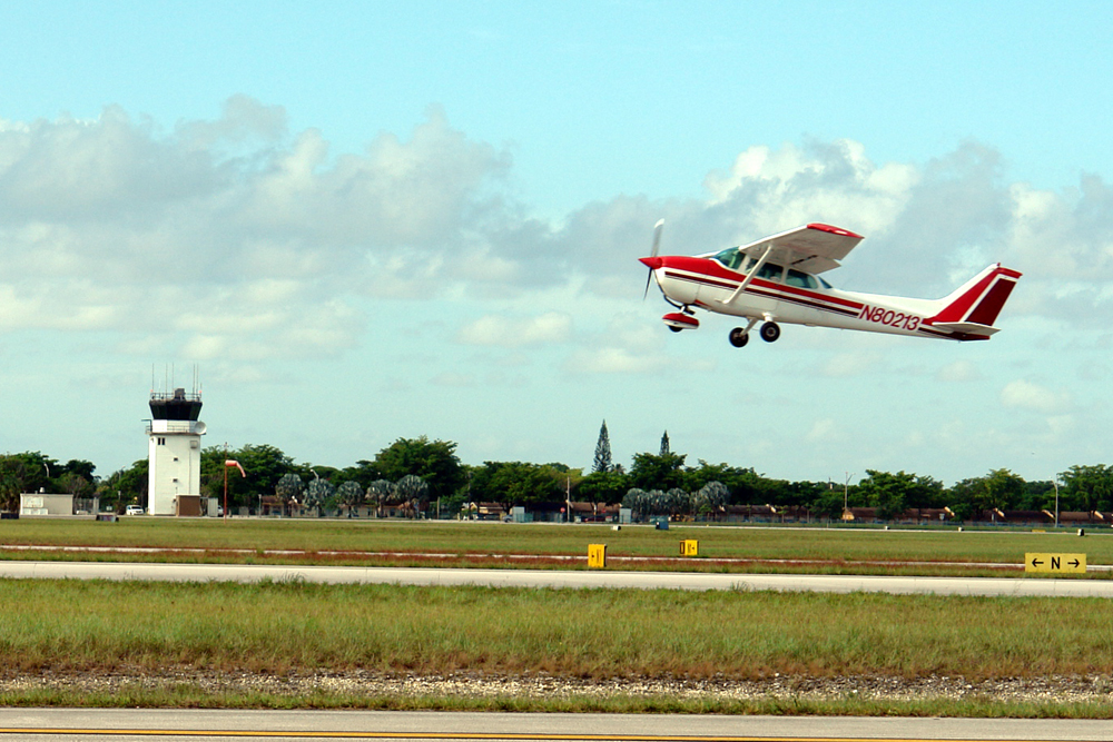 Light Aircraft - HD Wallpaper 