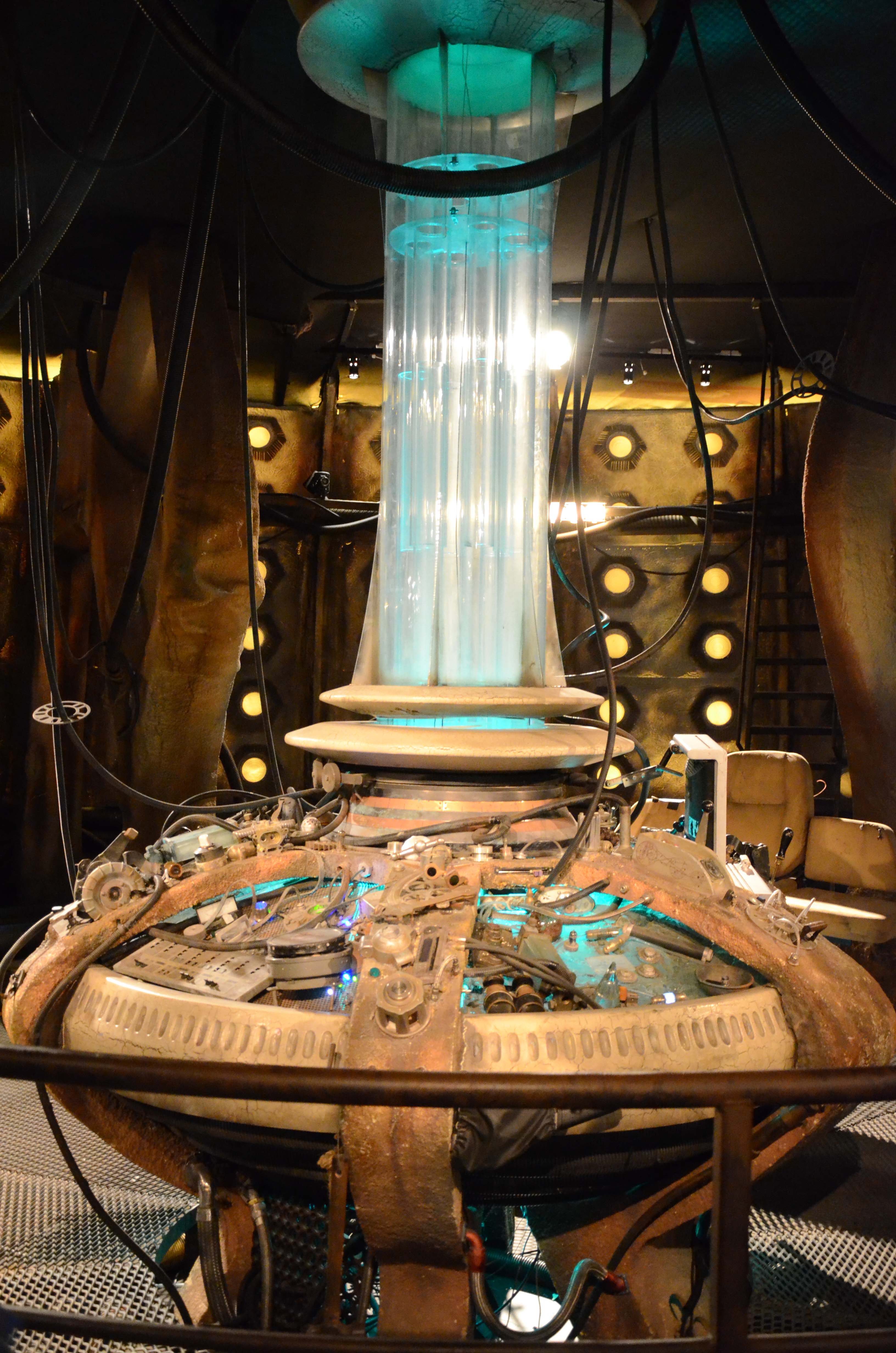 Tardis 2005 Console Room - HD Wallpaper 