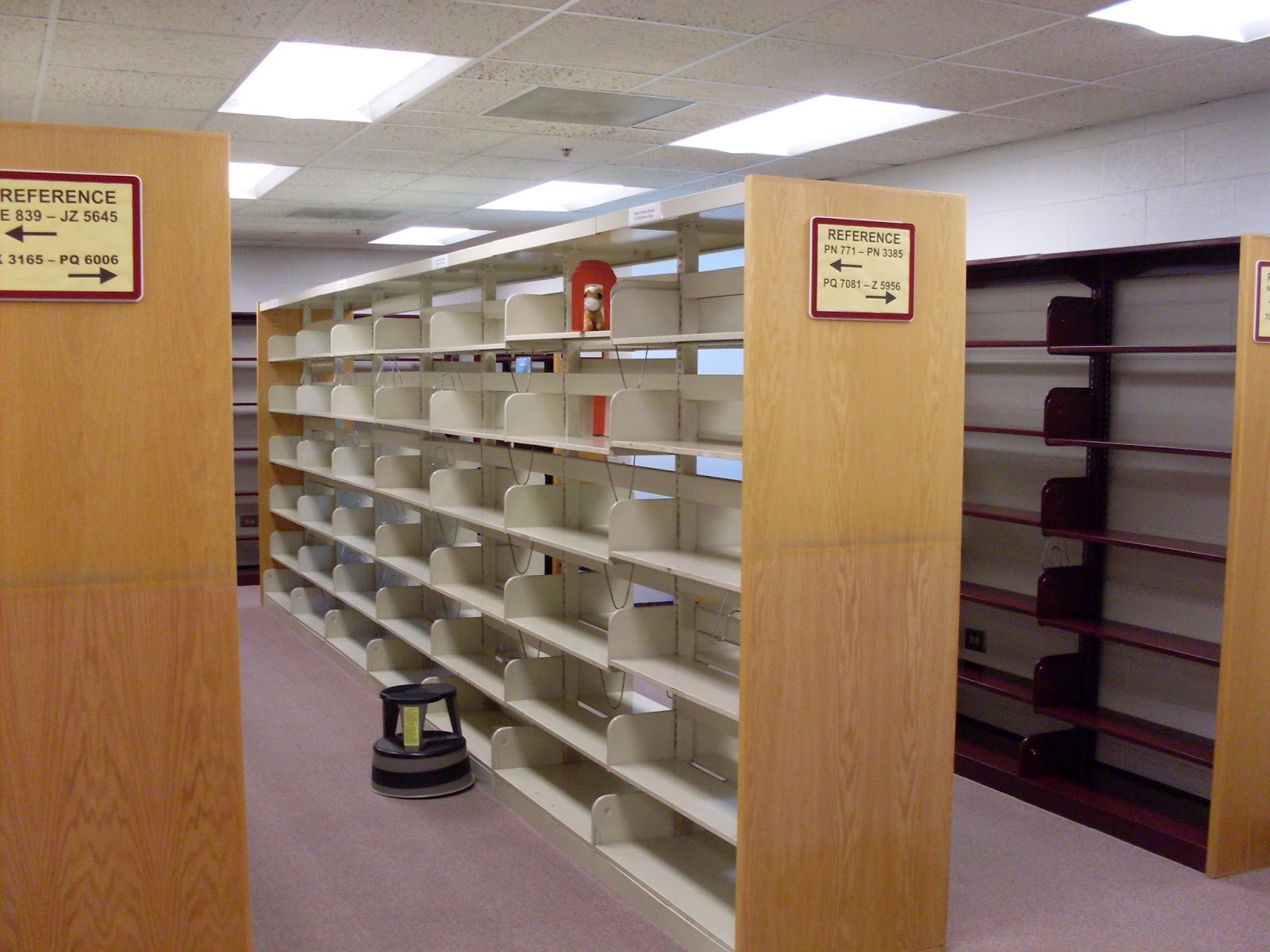 Shelf - HD Wallpaper 