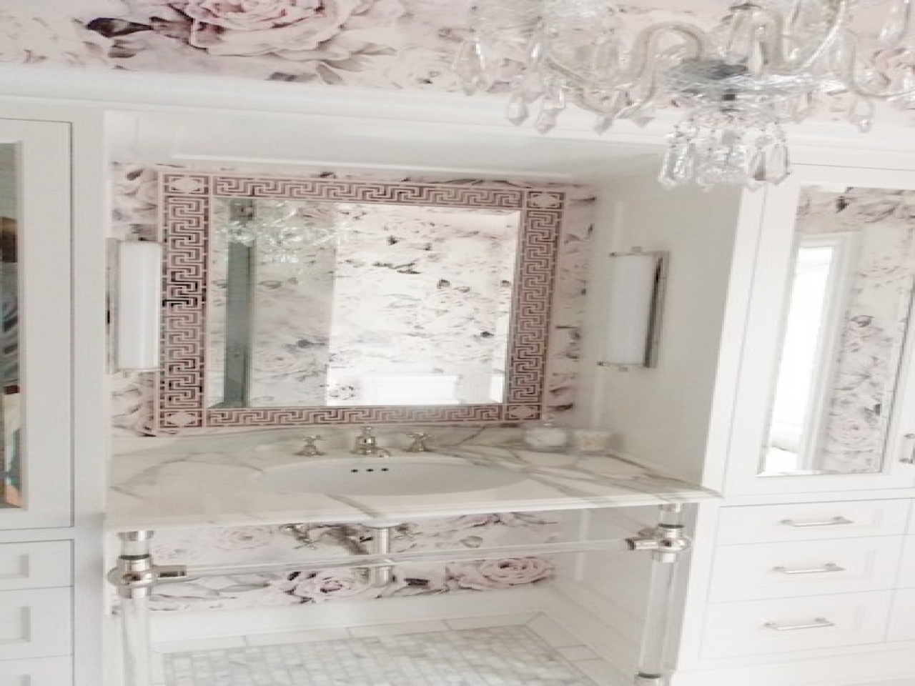 Rose Milk Bath Light Wallpaper Modern Floral Ellie - HD Wallpaper 