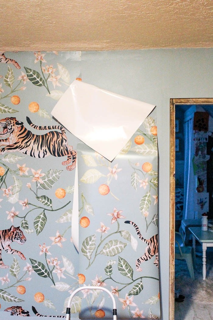 How To Install Removable Wallpaper - Linens - HD Wallpaper 