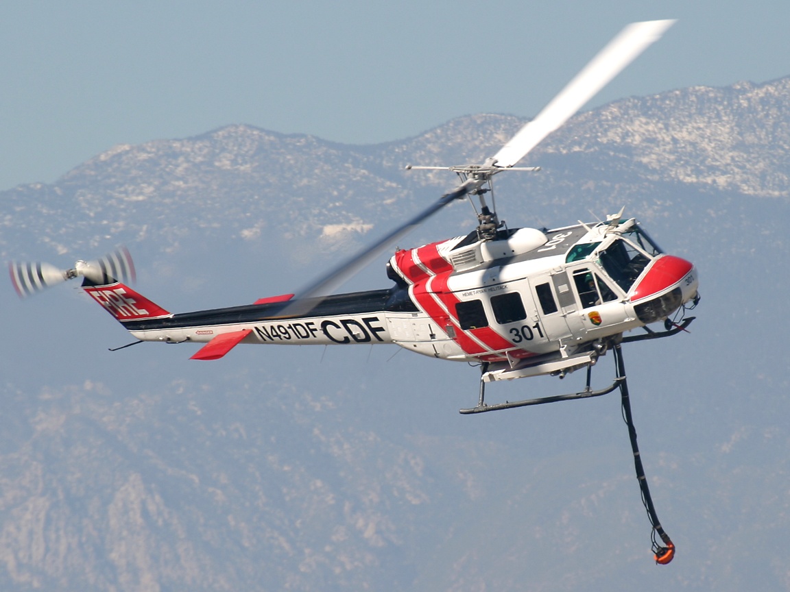 Photographed At The 2004 Jacqueline Cochran Airshow - Huey Helicopter Fire Fighting - HD Wallpaper 