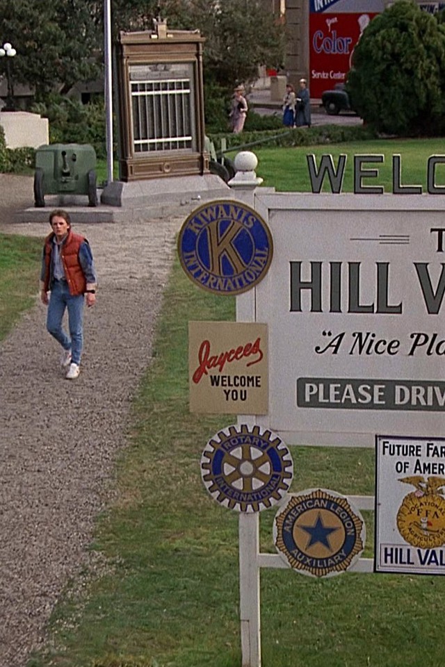 Back To The Future Iphone Wallpaper - Illuminati Symbol Back To The Future - HD Wallpaper 