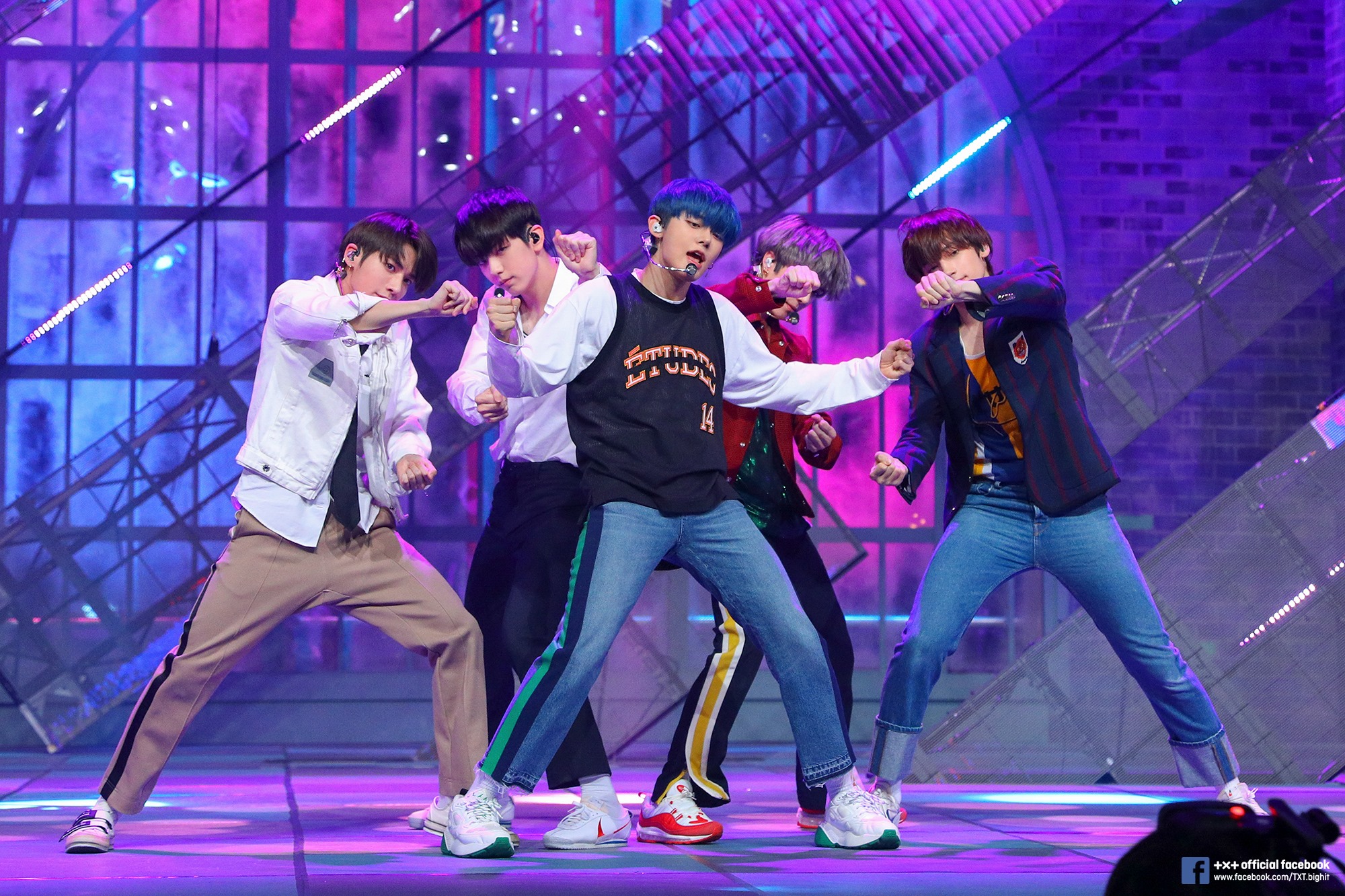 Tomorrow X Together Welcome Back Show - Palm Angels Vulcanized Sneakers - HD Wallpaper 