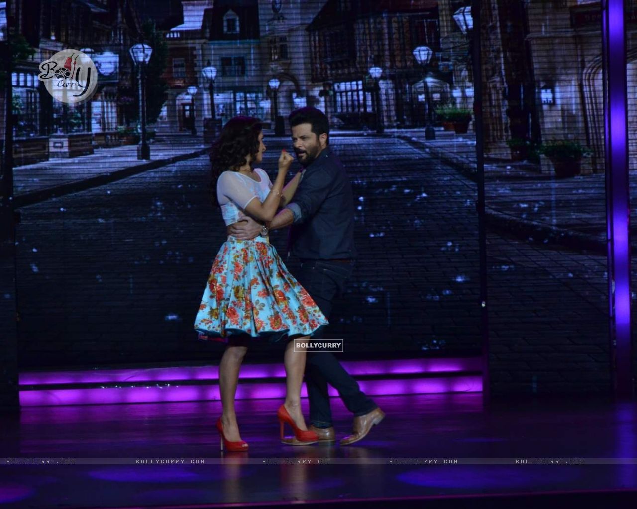 Anil Kapoor Dances During Promotions Of Welcome Back - Girl - HD Wallpaper 