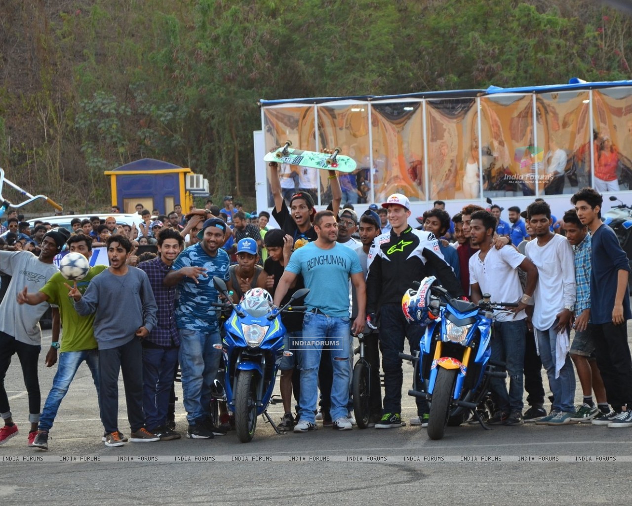 Salman Khan At The Suzuki Gixxer Day - HD Wallpaper 