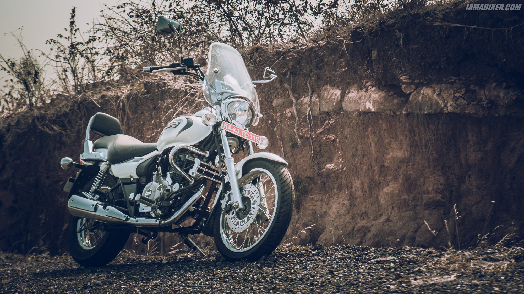 Avenger 220 Cruise - HD Wallpaper 