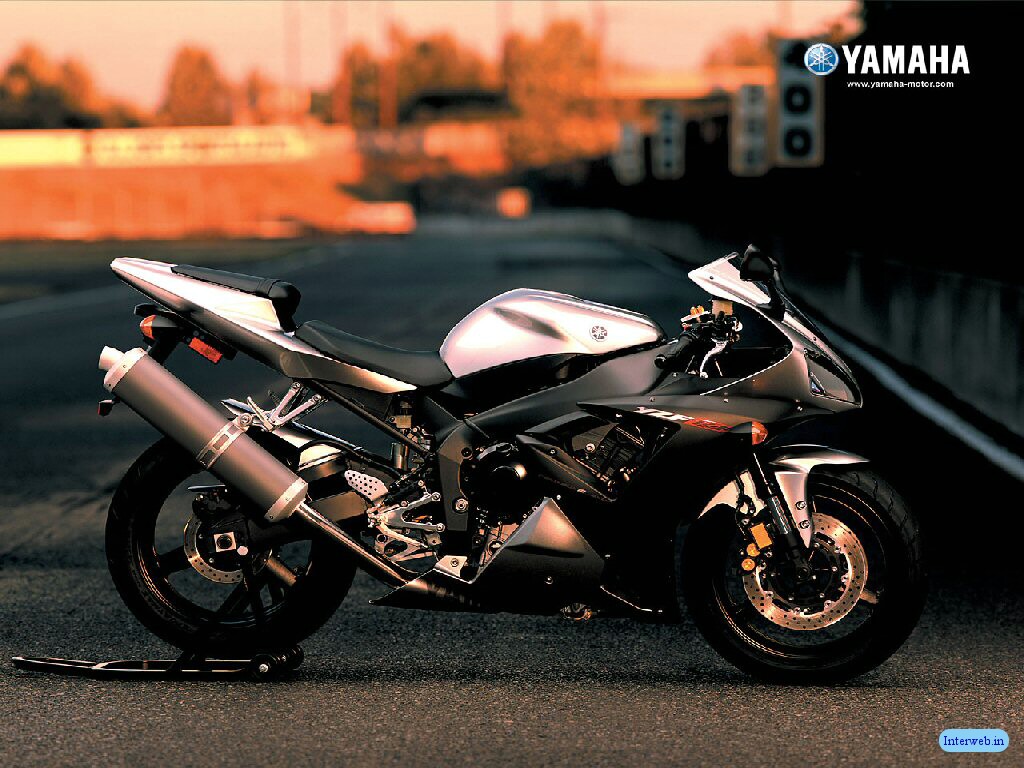 Yamaha Sports Bikes - HD Wallpaper 