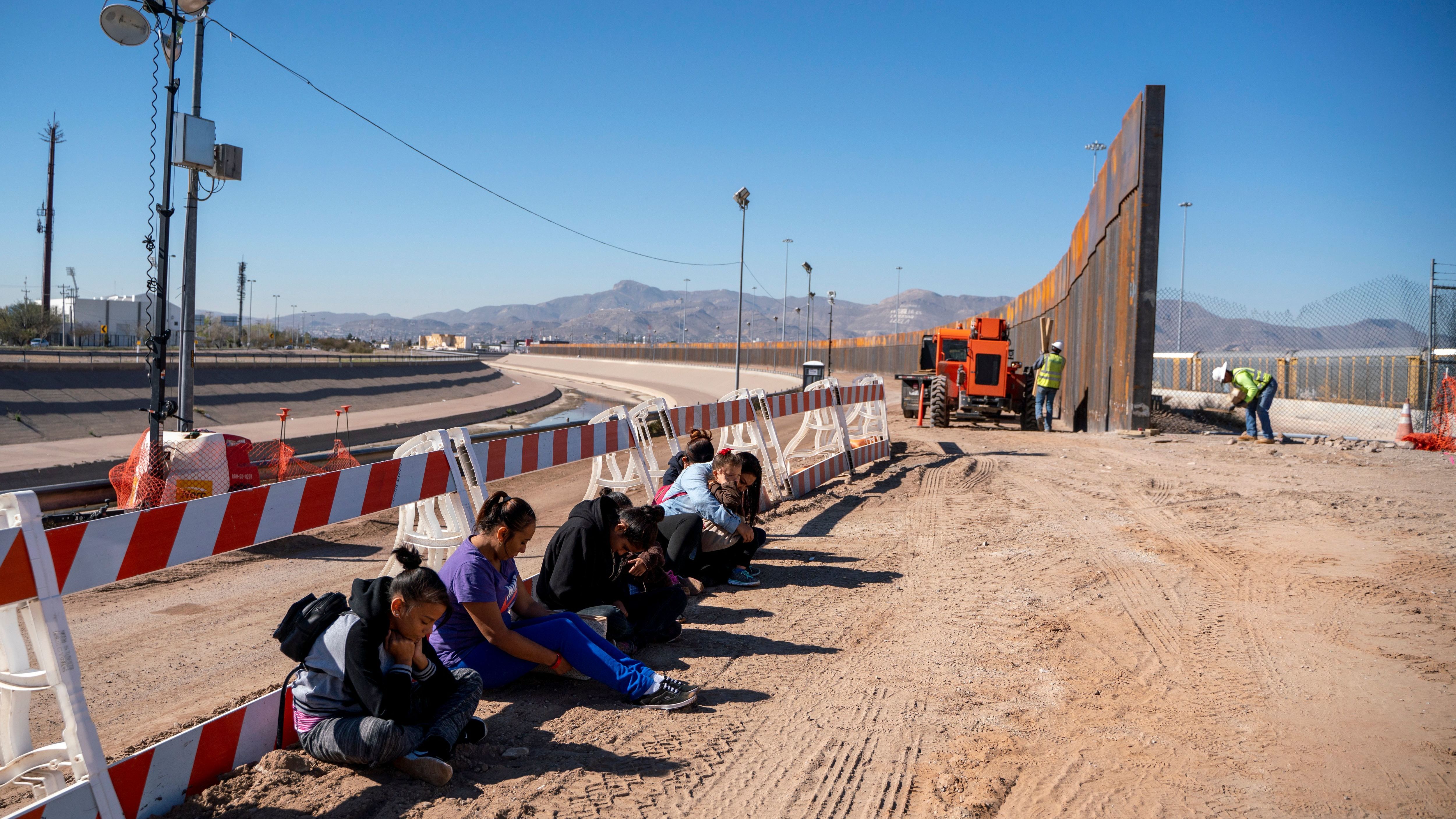 Mexico Border Wall Construction - HD Wallpaper 