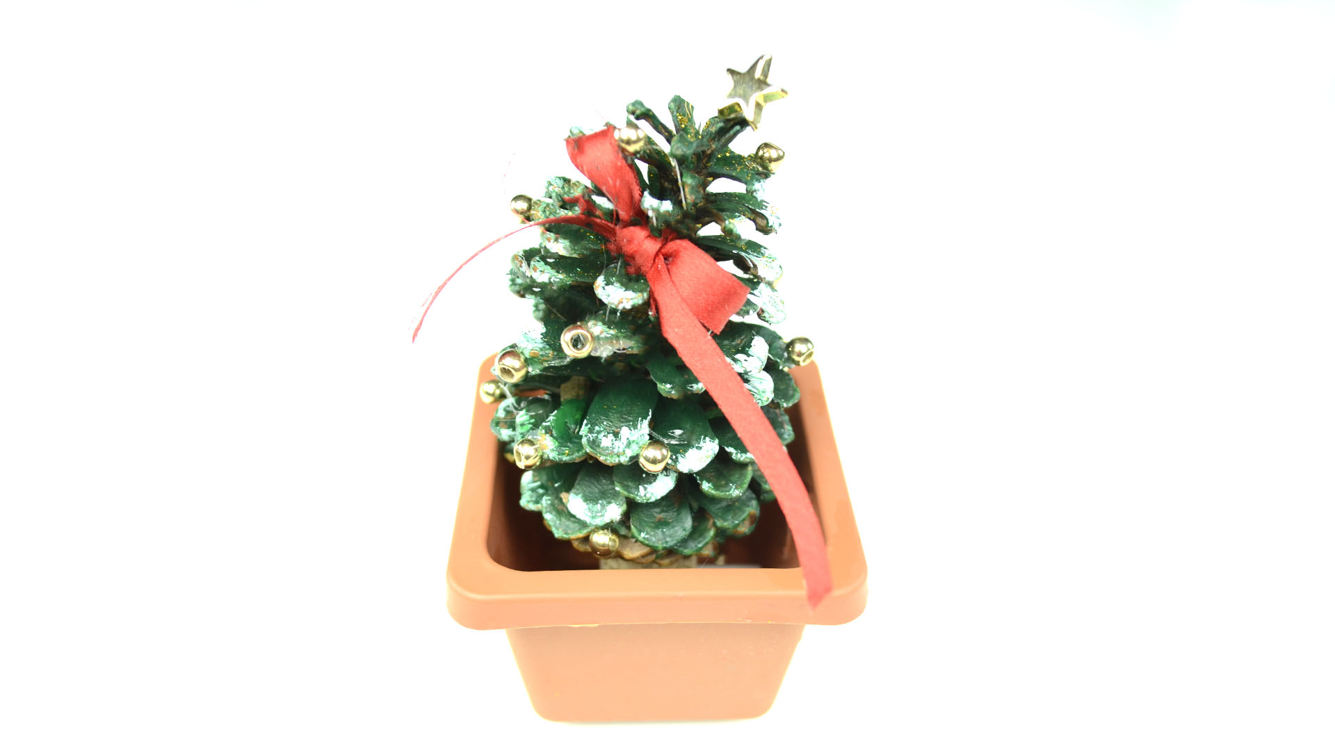 Image Titled Make Christmas Tree Pinecones Step - Flowerpot - HD Wallpaper 