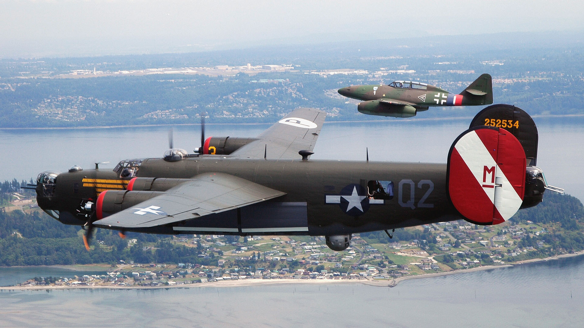 Bomber - HD Wallpaper 