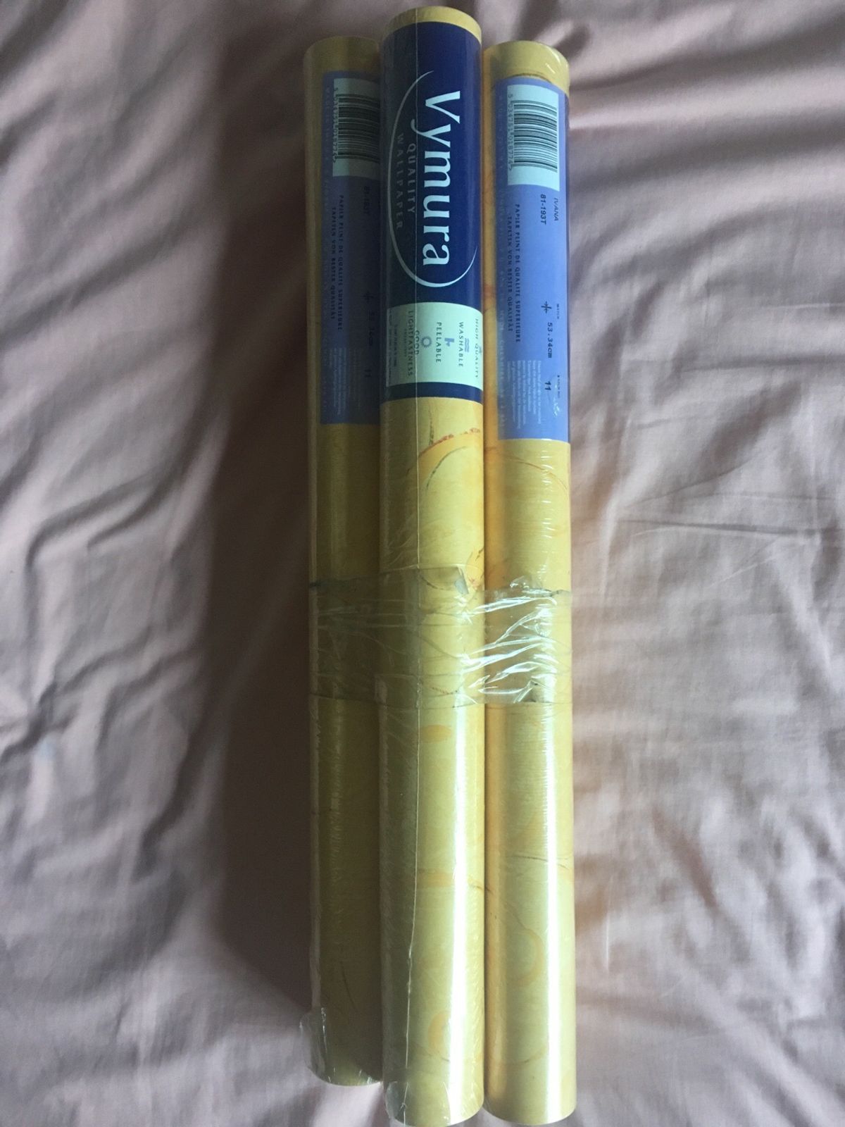 Yellow With A Gold Fleck, Made By Vymura - Fiction - HD Wallpaper 