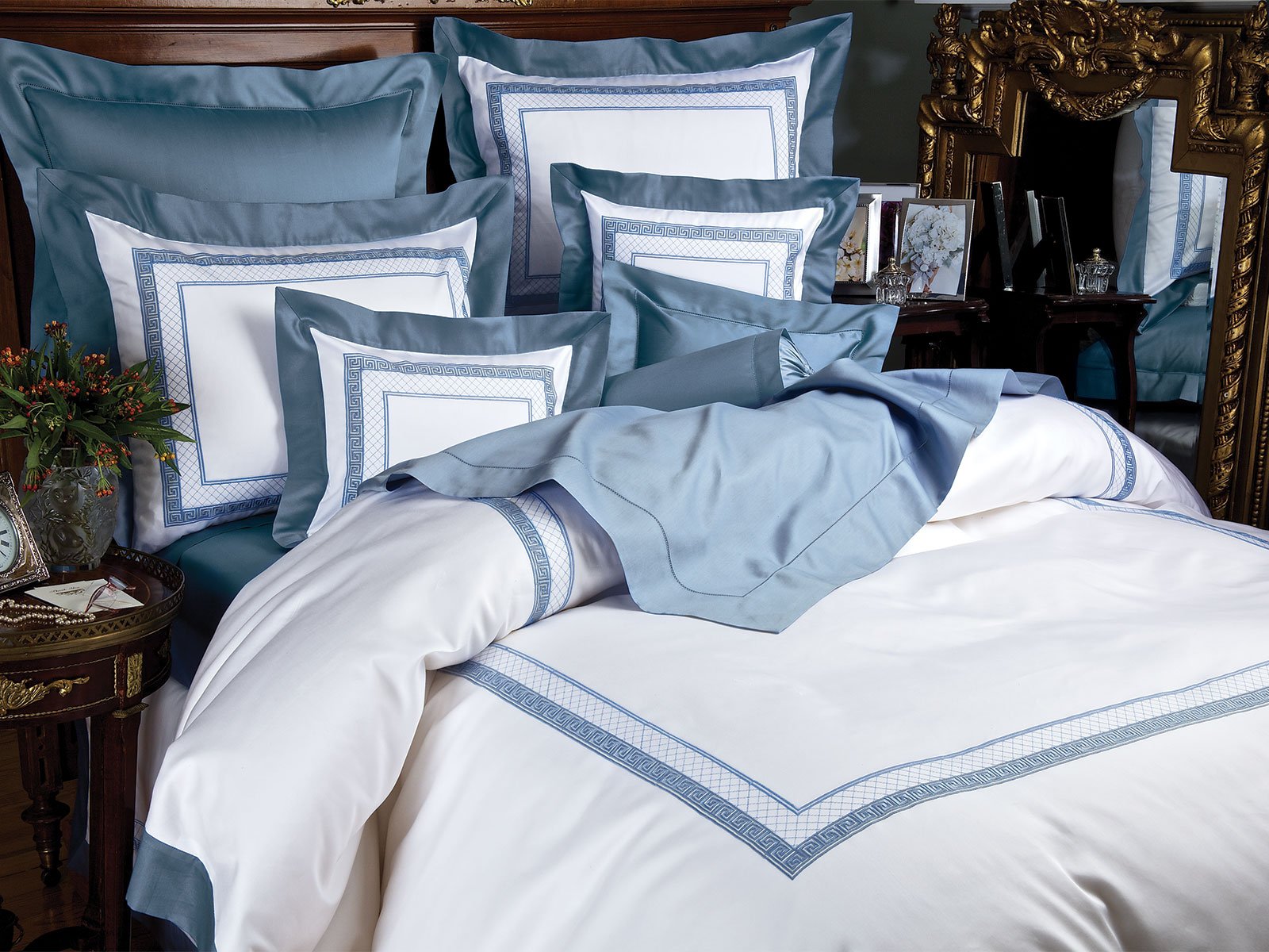 Plik 51556213d30bc - Bedroom - HD Wallpaper 