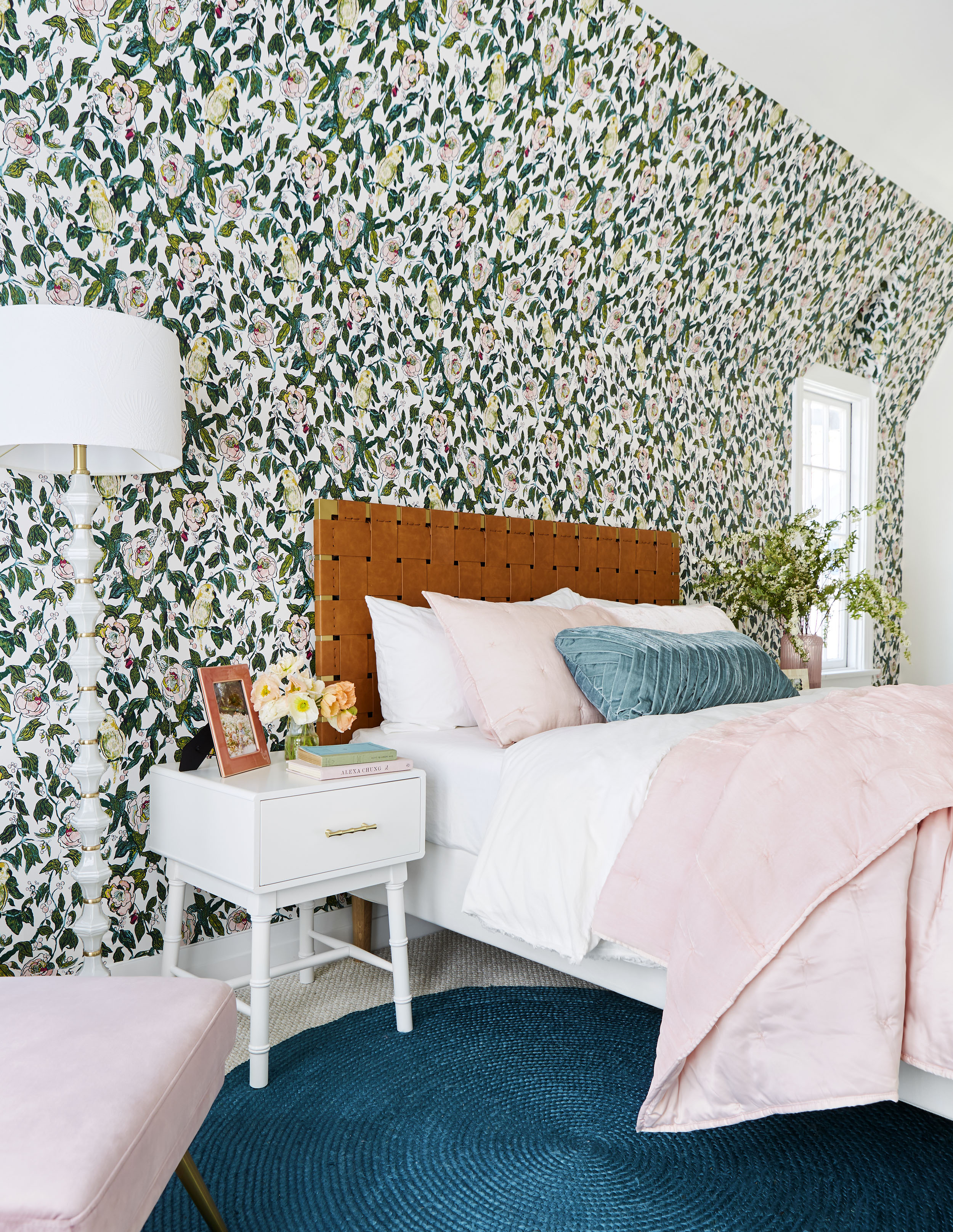 Colorful Vintage Inspired Glam Bedroom - Colorful Vintage Bedroom - HD Wallpaper 