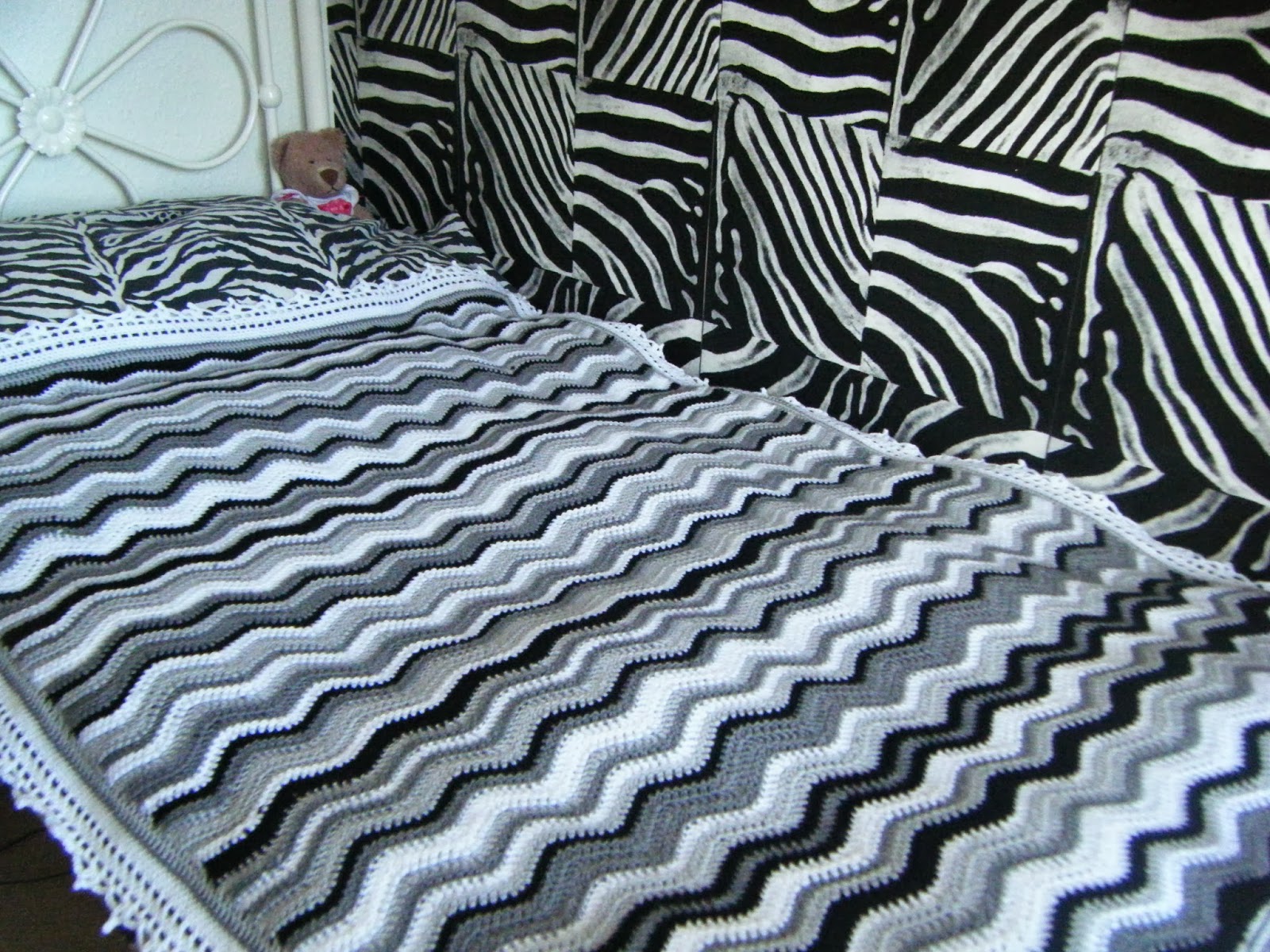 Bed Sheet - HD Wallpaper 