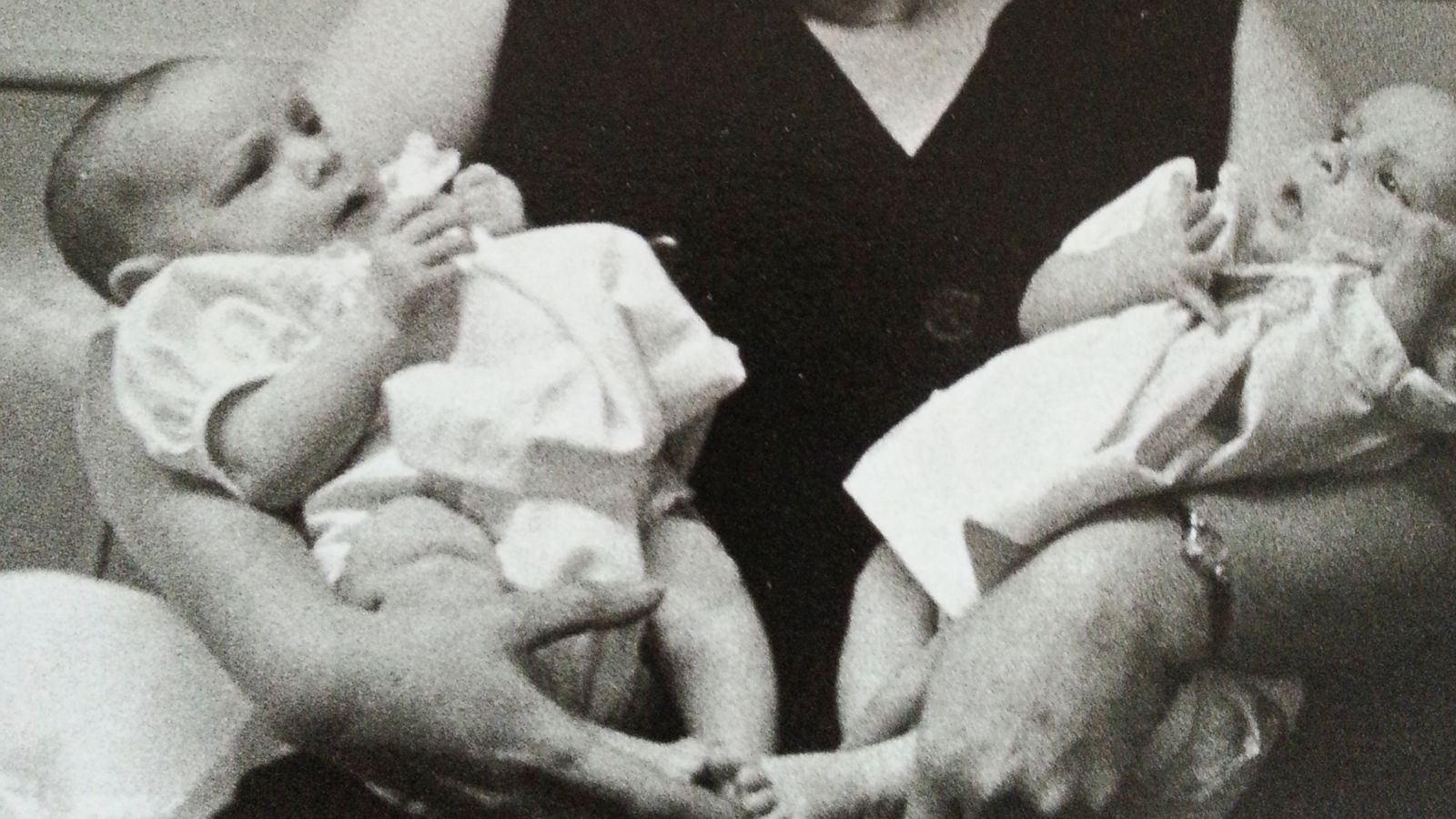 Baby Twins 1960 - HD Wallpaper 