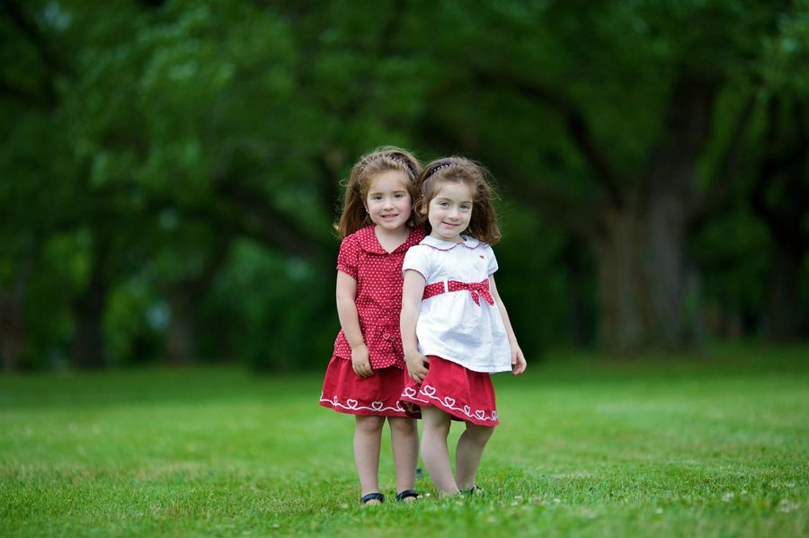 Twin Cutest Baby In The World - HD Wallpaper 