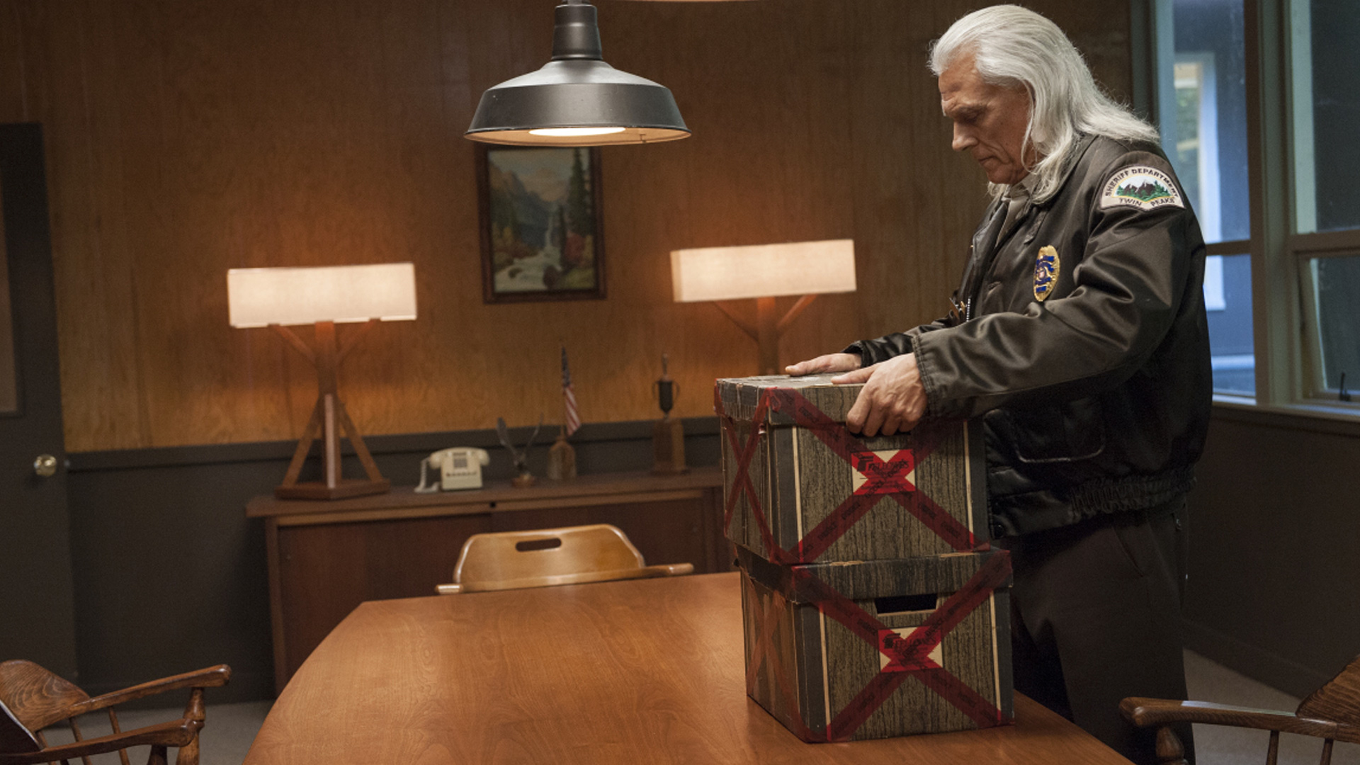 Twin Peaks Season 3 Hawk - HD Wallpaper 