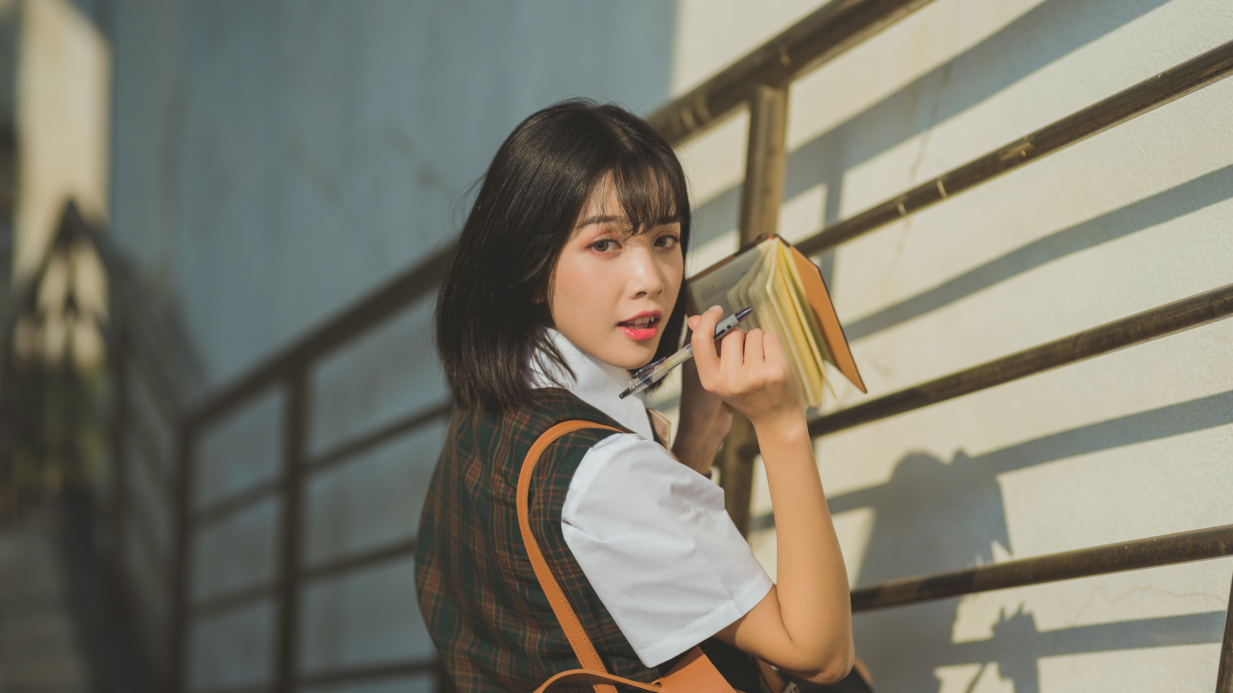 Wallpaper Asian Schoolgirl, Short Hair - Asian Schoolgirl Short Hair - HD Wallpaper 