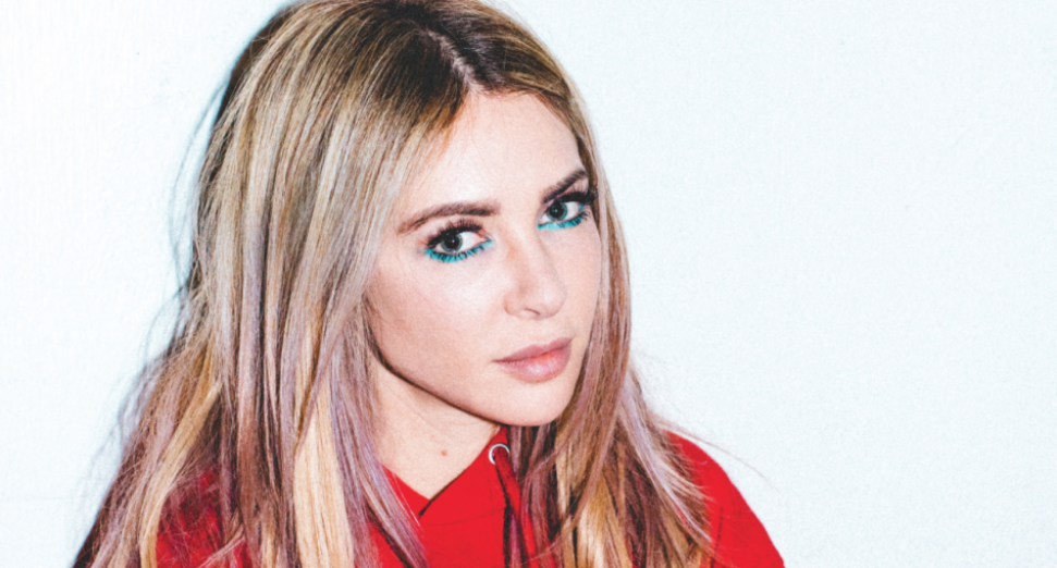 Alison Wonderland - HD Wallpaper 