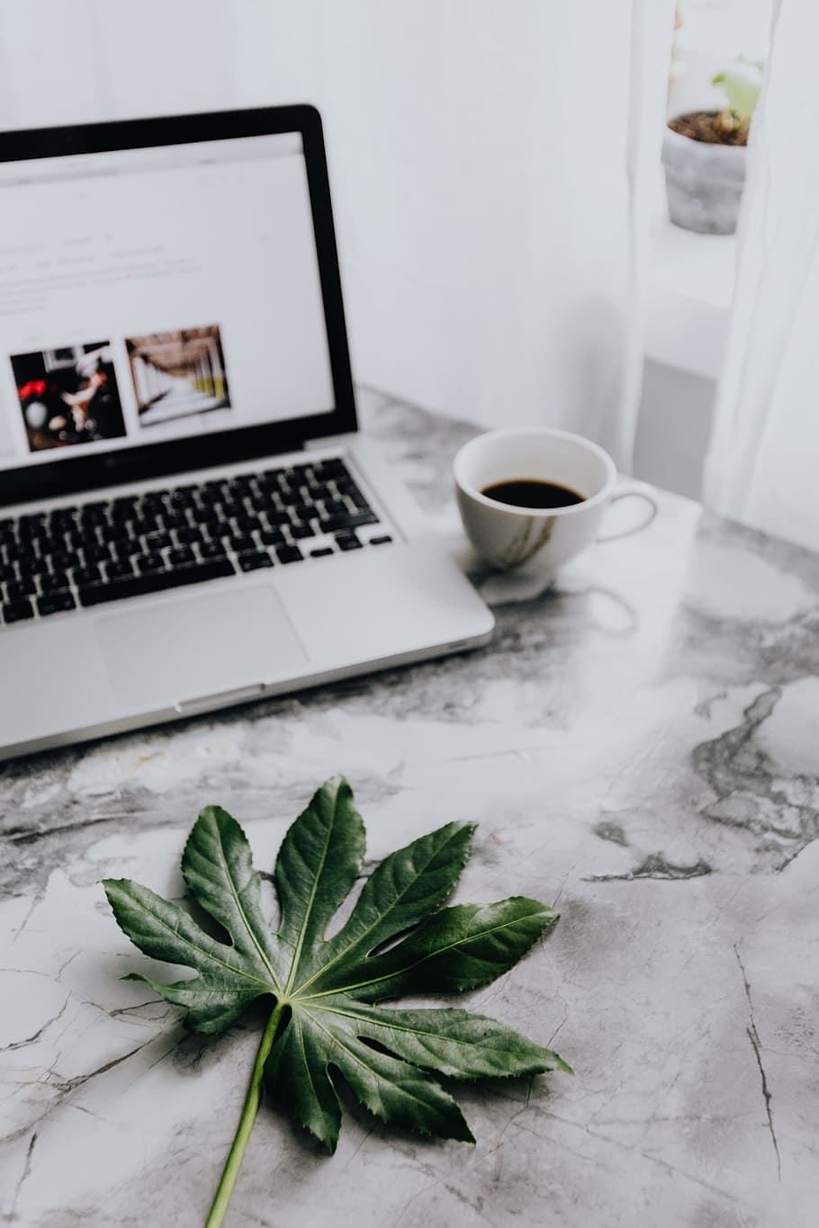 Apple Macbook On The Marble Desk, Workspace, Workplace, - Camille Norment And David Toop - HD Wallpaper 