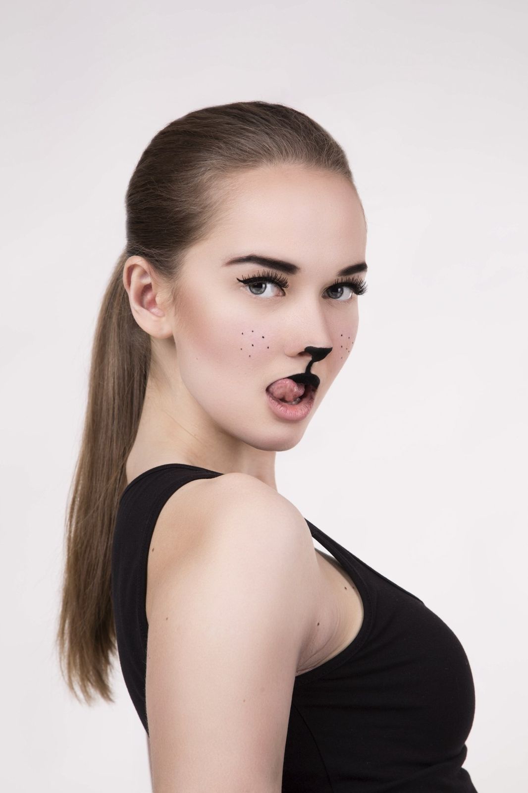 Woman Girl Model Beautiful Cute Portrait Cat Wallpaper - HD Wallpaper 