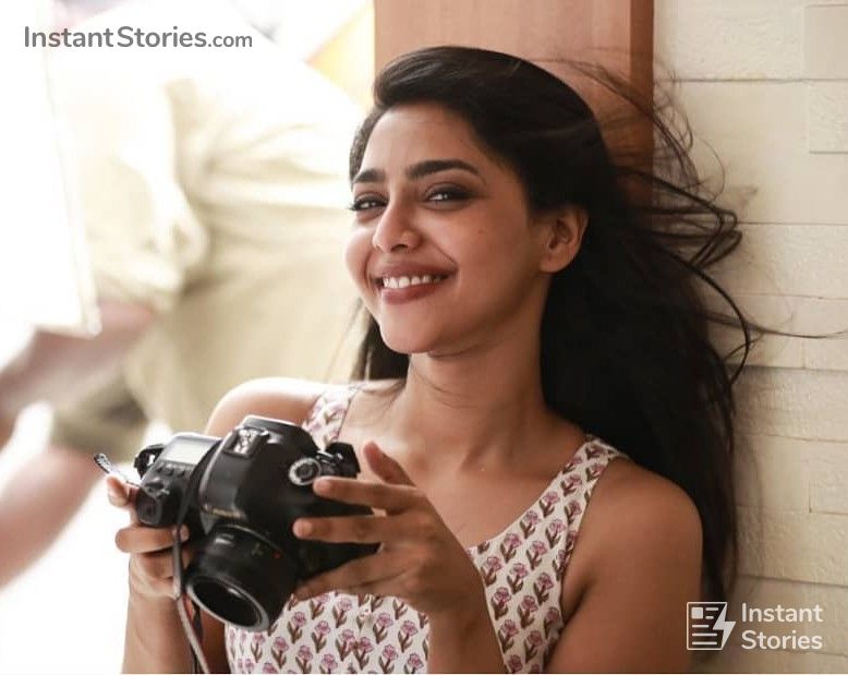 Aishwarya Lekshmi Latest Cute Hd Photos/wallpapers - Aishwarya Lekshmi 4k - HD Wallpaper 