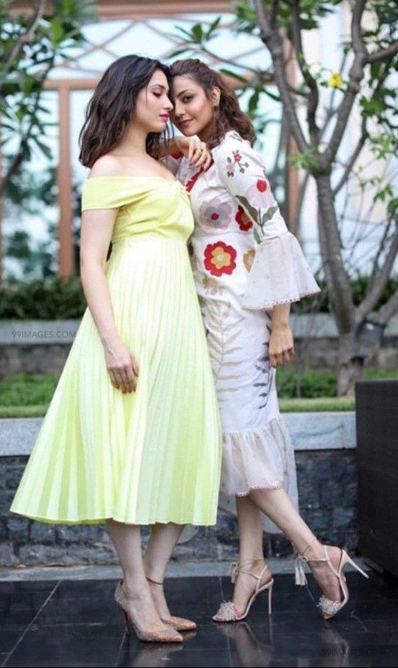 Kajal Agarwals Latest Cute Hd Stills With Tamannah - Tamanna Bhatia And Kajal Aggarwal - HD Wallpaper 