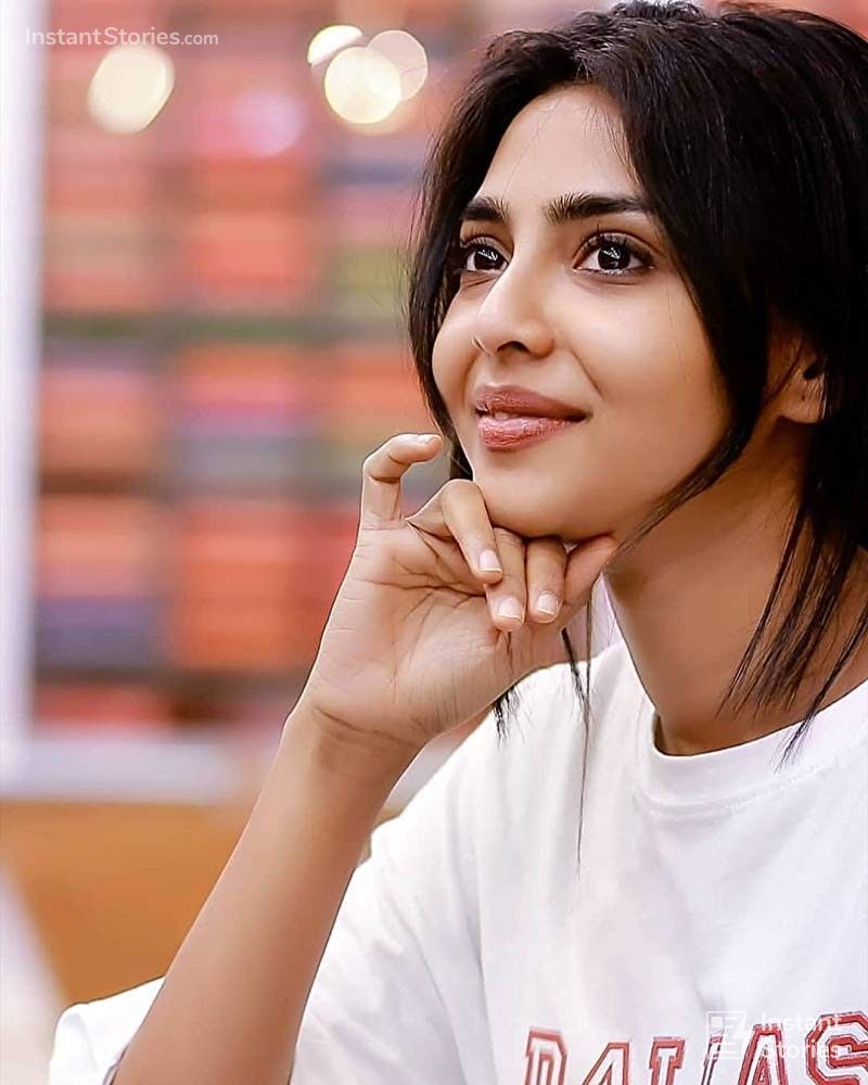 Aishwarya Lekshmi Latest Cute Hd Photos/wallpapers - Aishwarya Lekshmi - HD Wallpaper 