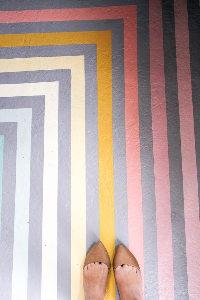 Here Are The Cutest Rainbow Wallpapers You Could Put - Wood - HD Wallpaper 