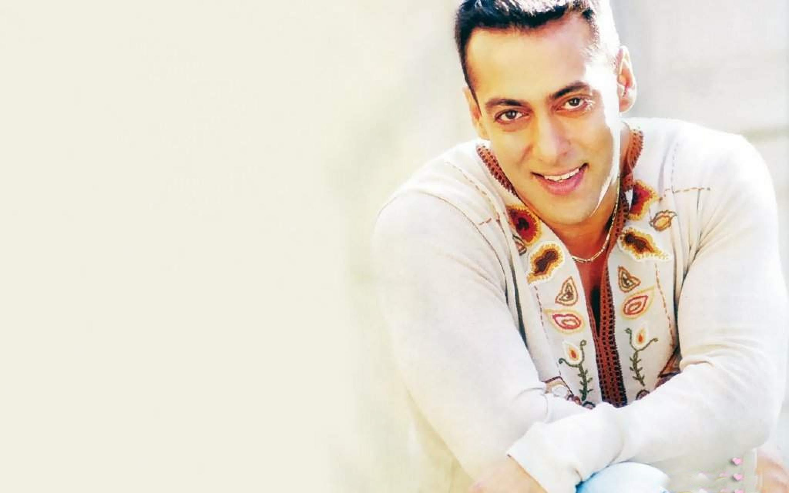 Salman Khan Short Hairstyle - HD Wallpaper 